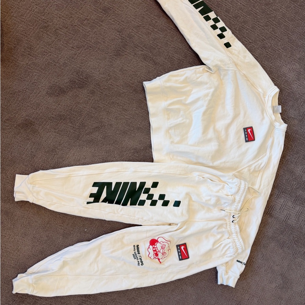 Nike Women's White and Green Pajama Set